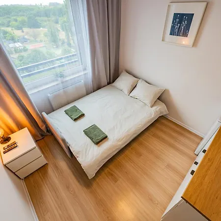 I Przy Parku Reagana Blisko Plazy *